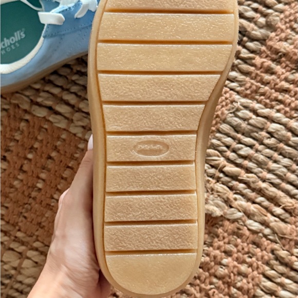 Dr. Scholl's Time Off Win Sneakers - Picture 2 of 6